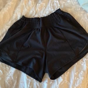 lululemon black hotty hots